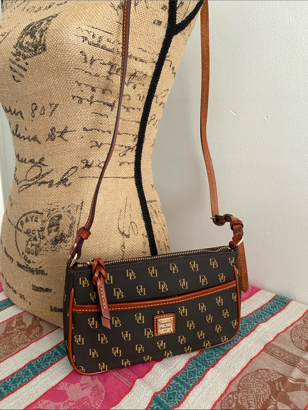 Dooney & Bourke Gretta Katie Crossbody In Brown Tmoro